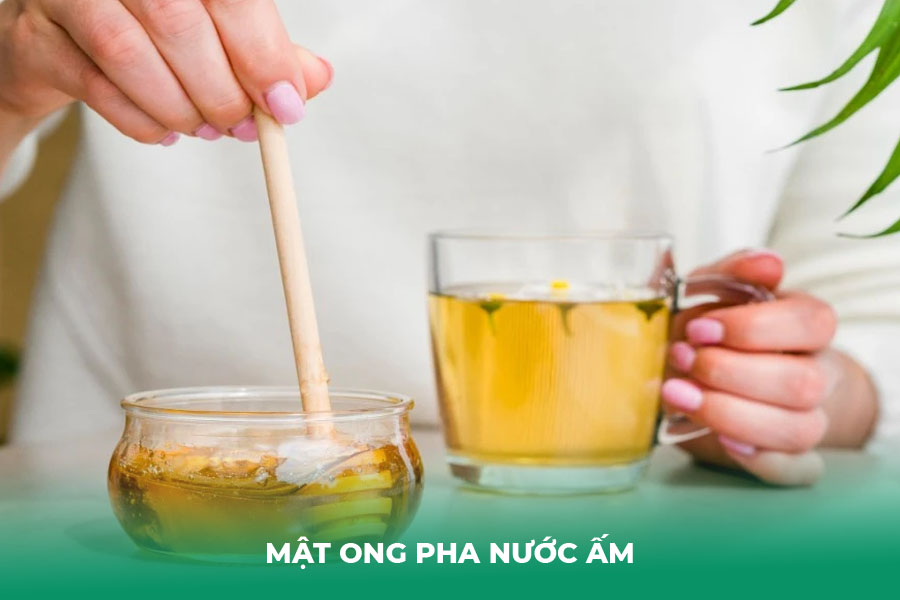Mật ong pha nước ấm